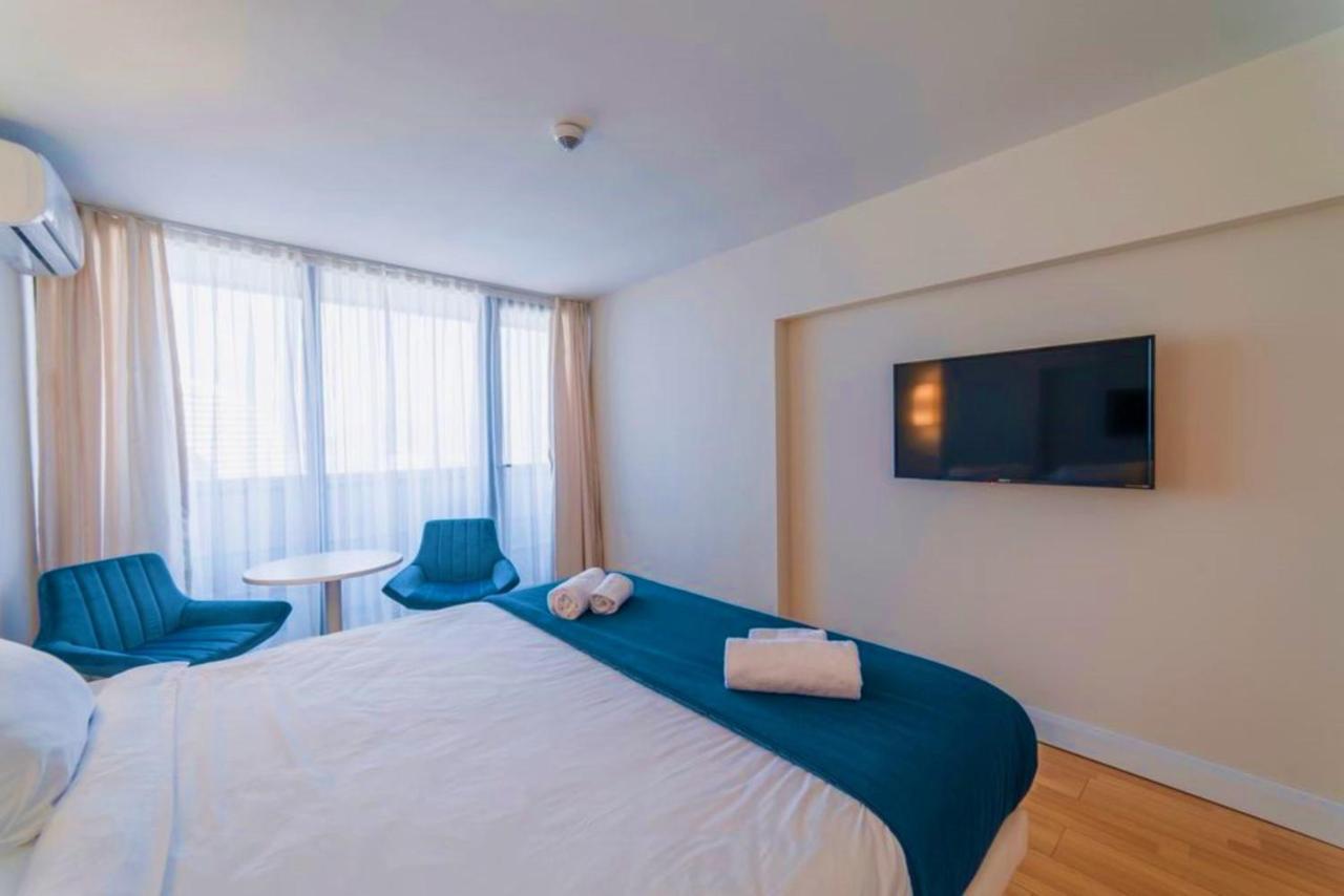 Aparthotel In Orbi City Batumi Exterior photo