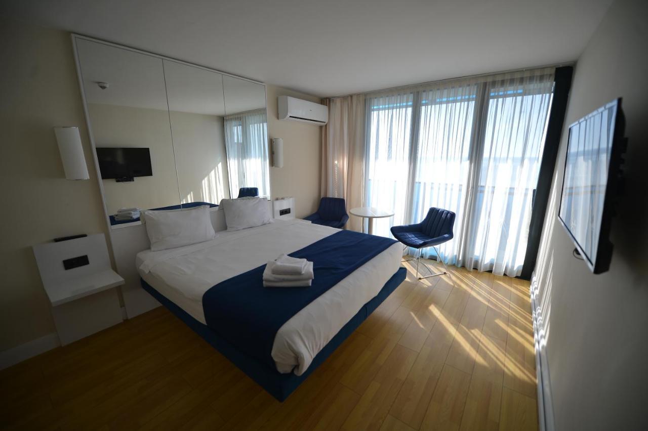 Aparthotel In Orbi City Batumi Exterior photo
