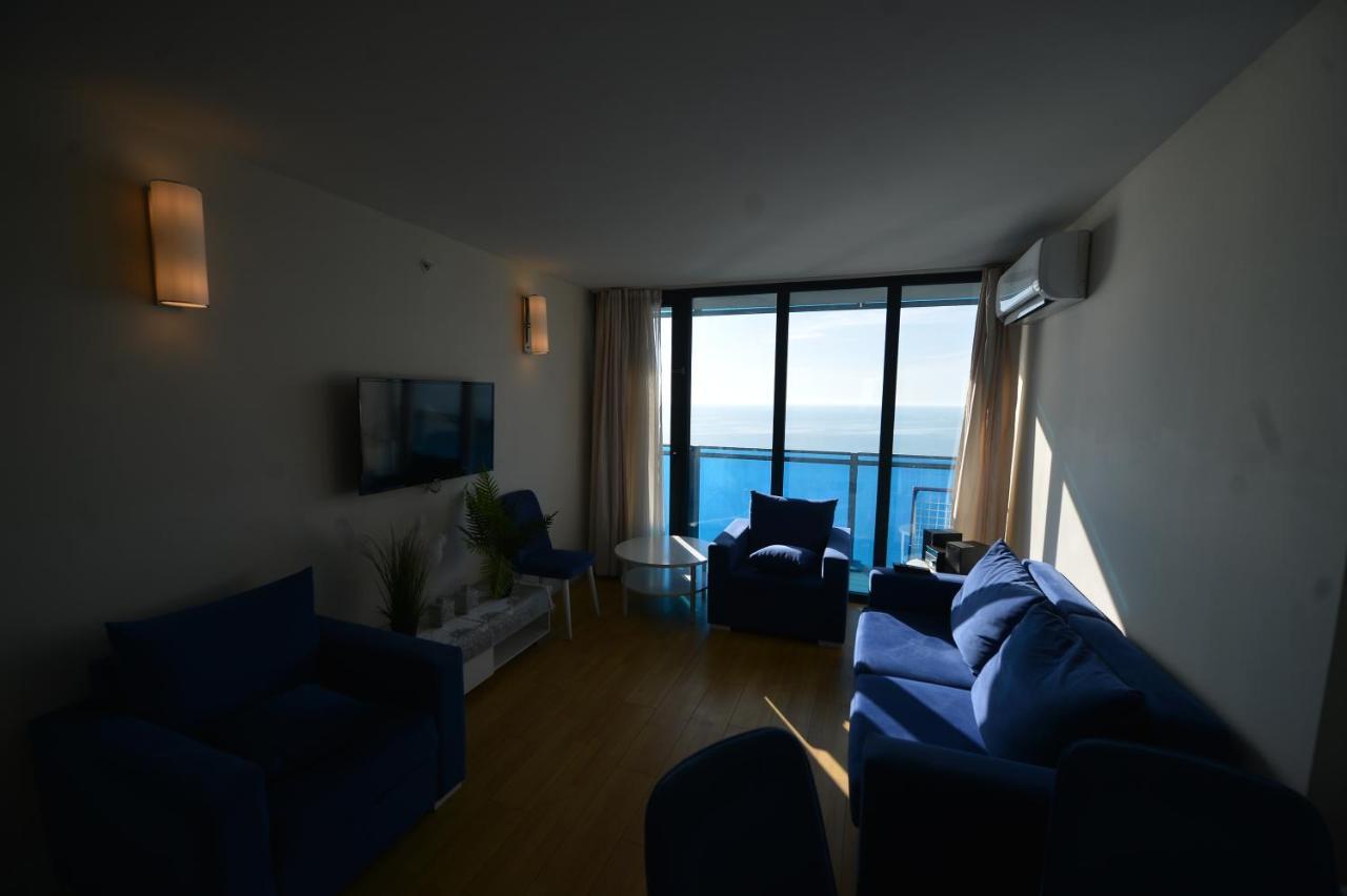 Aparthotel In Orbi City Batumi Exterior photo