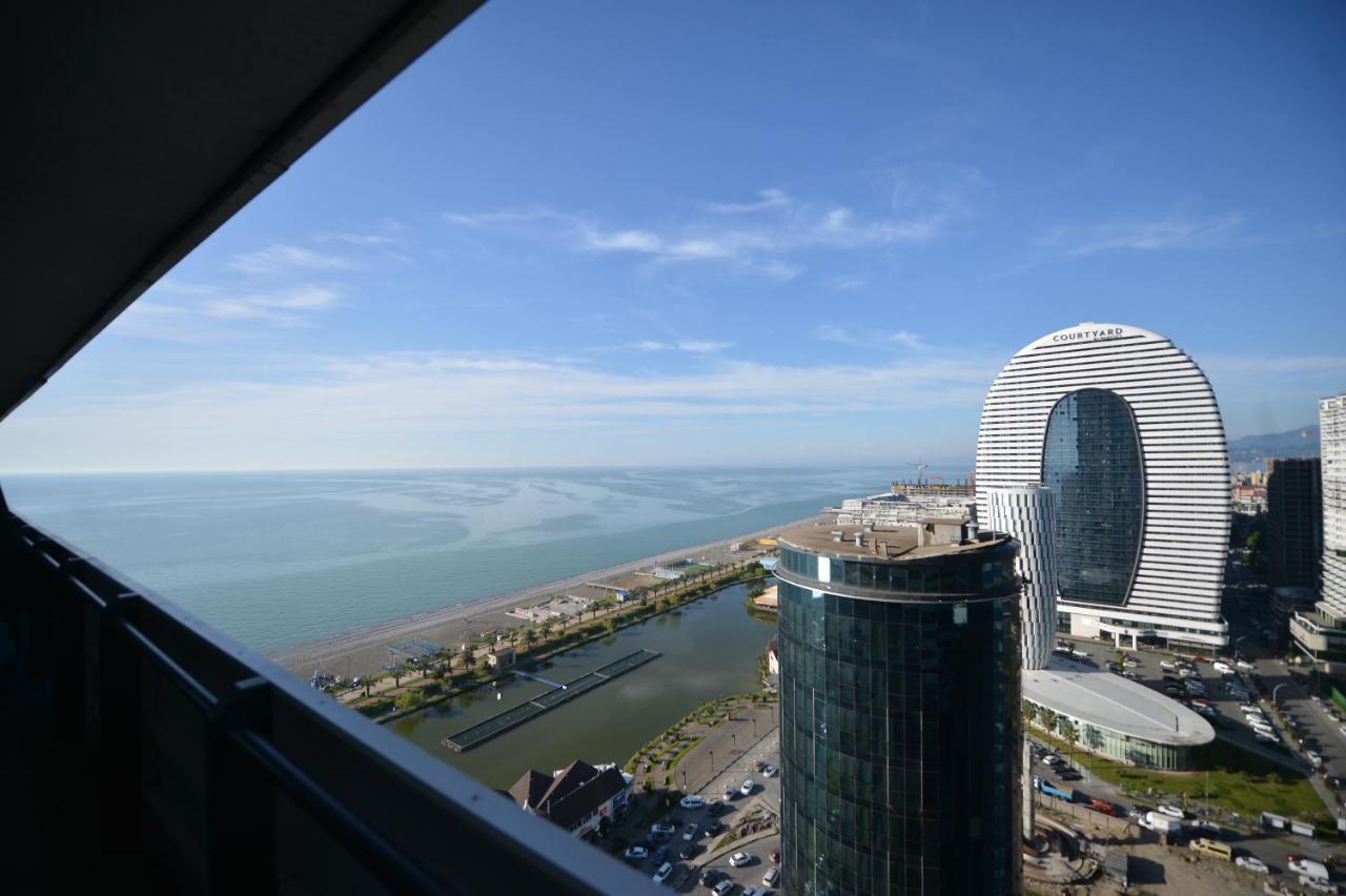 Aparthotel In Orbi City Batumi Exterior photo