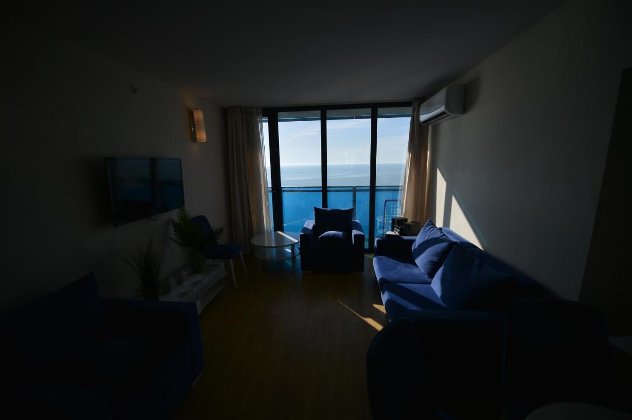 Aparthotel In Orbi City Batumi Exterior photo