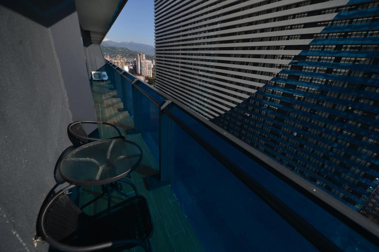 Aparthotel In Orbi City Batumi Exterior photo