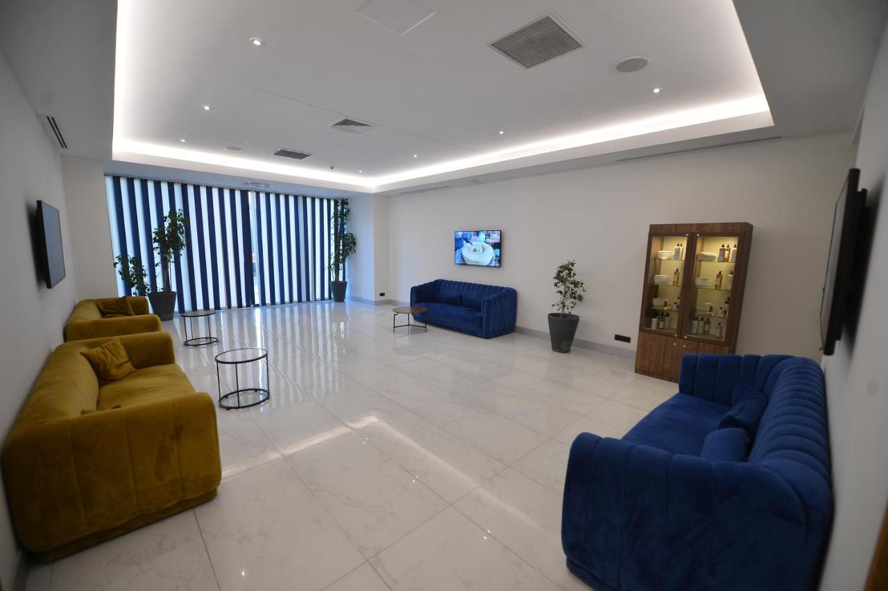 Aparthotel In Orbi City Batumi Exterior photo