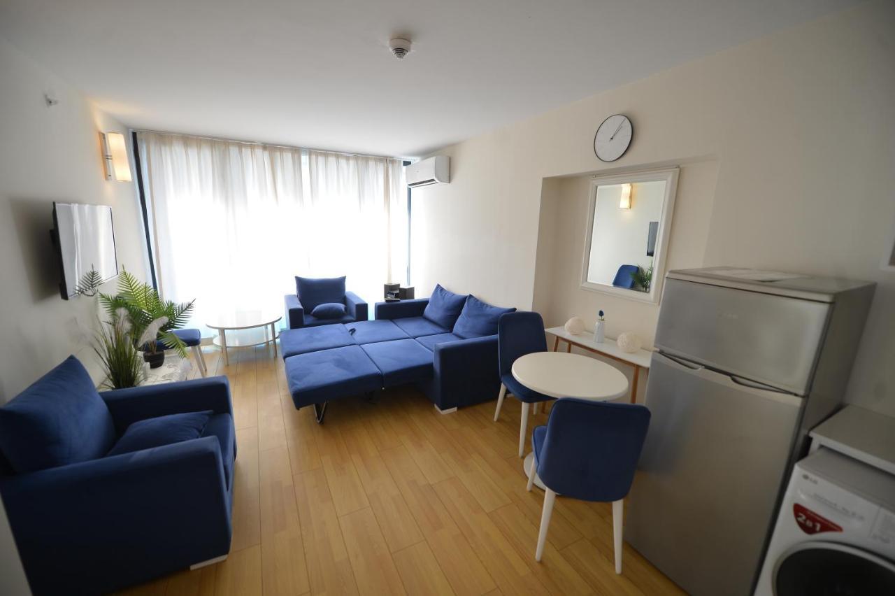 Aparthotel In Orbi City Batumi Exterior photo