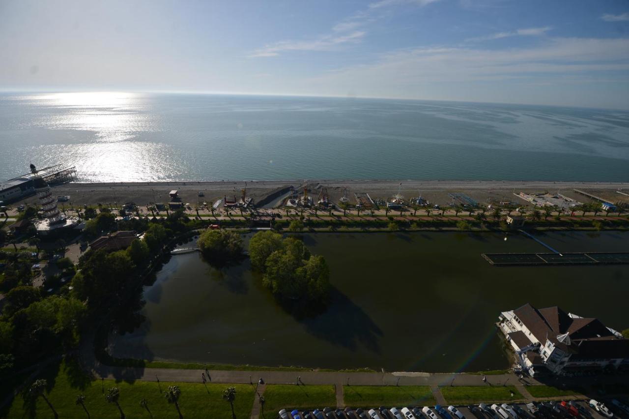 Aparthotel In Orbi City Batumi Exterior photo